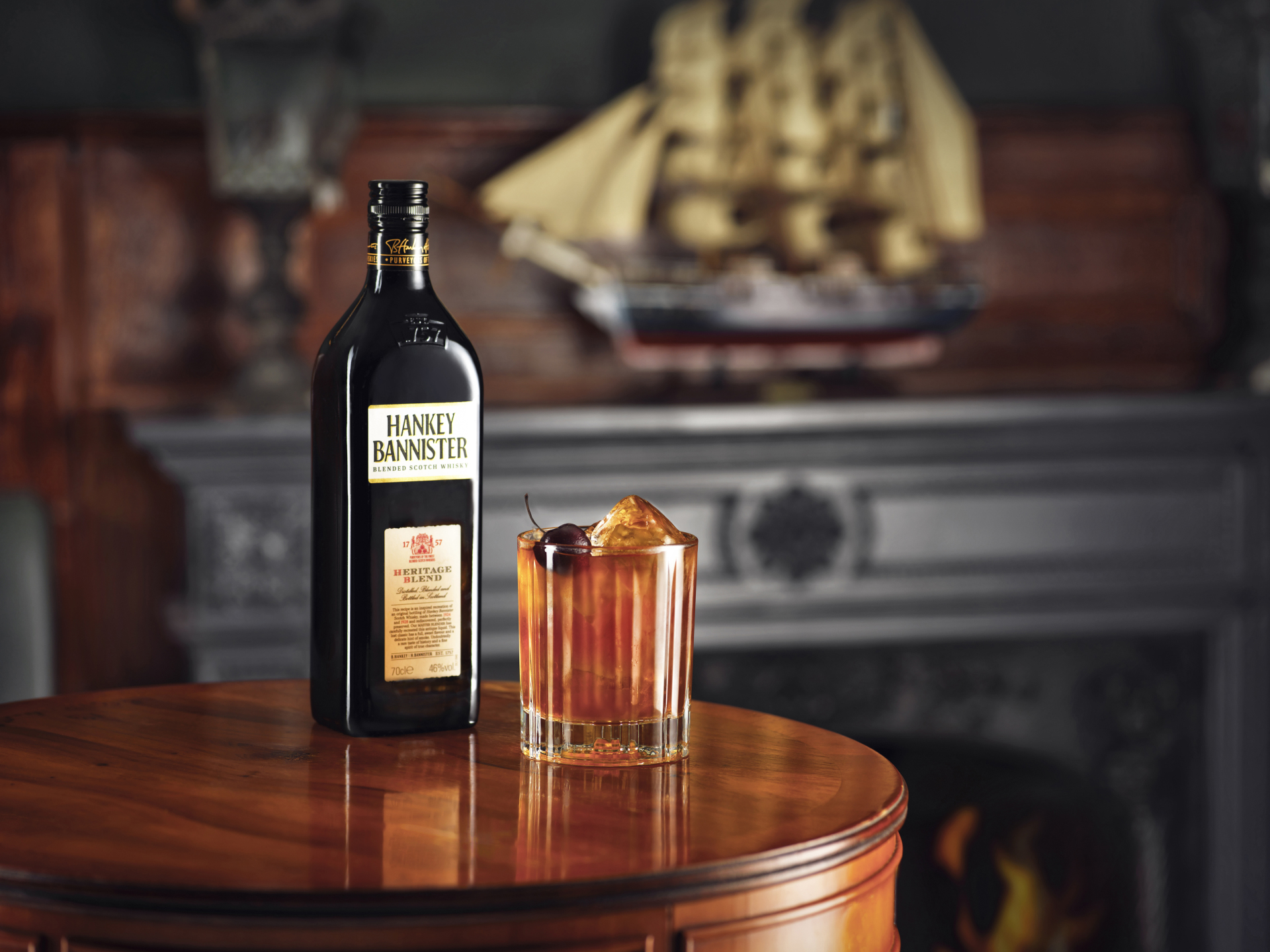 Hankey Bannister HERITAGE WINTER BOTTLE COCKTAIL IN BAR SETTING HR LANDSCAPE